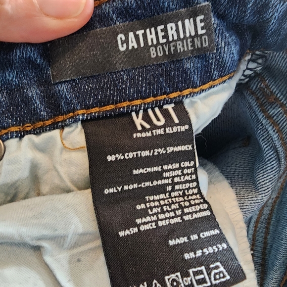 Kut From The Kloth Distressed Catherine Boyfriend Cuffed Crop Jean - Picture 8 of 9